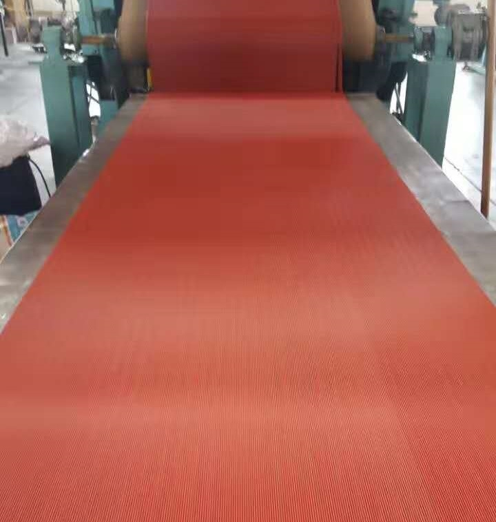 彩色寬細條紋膠板